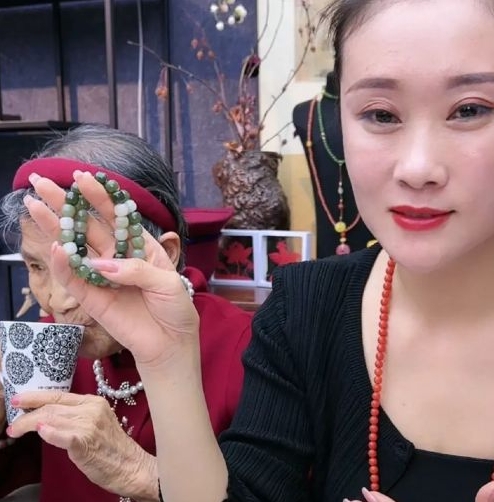 保證銷售額750萬！40歲資深女星收錢賣貨「最後只賣出441元」　廠商氣炸「翻臉不認合約」要提告了
