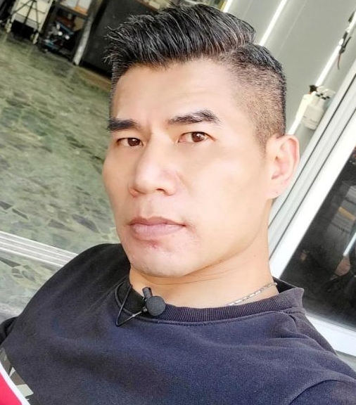 才與歌手妻離婚！49歲大咖男星「驚罹攝護腺癌」緊急停工　哽咽嘆：「3個月前就怪怪的」