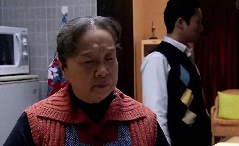 二胎後沒有收入！買了「一條100元的魚」婆婆嫌貴　非要去換條小的「找老公卻換來一巴掌」7年的婚姻沒了