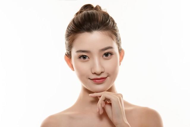 大嫂嘴甜「會哄公婆開心」處處壓著弟媳！吃團圓飯「關鍵一舉動」親戚秒懂：誰才是真孝順