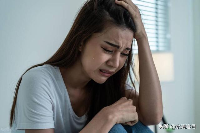 大女兒嫁有錢人很神氣！我生日時「大女兒包2萬大紅包」　小女兒只送2箱牛奶「打開後我嚇壞跑去她家」