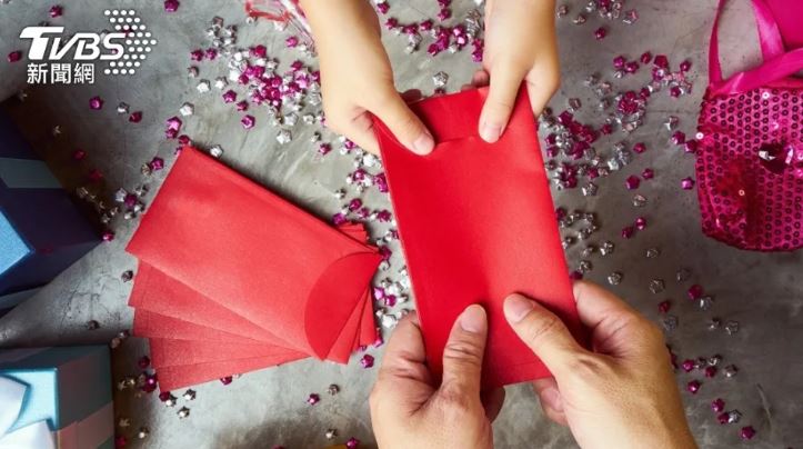 大哥年前失業！媽媽逼她「紅包多準備一份」：當哥哥包的　全網傻眼「戳破寒心真相」