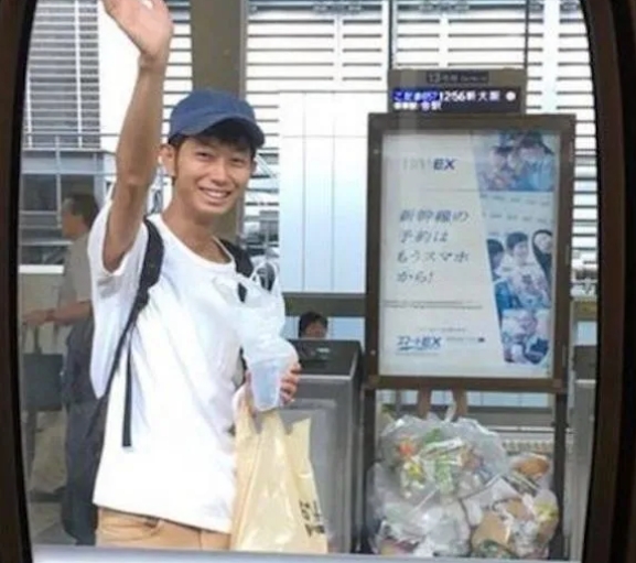打拚存下440萬！35歲男樂喊「靠利息當躺平族」　曬愜意生活「住在垃圾堆」：每天好爽
