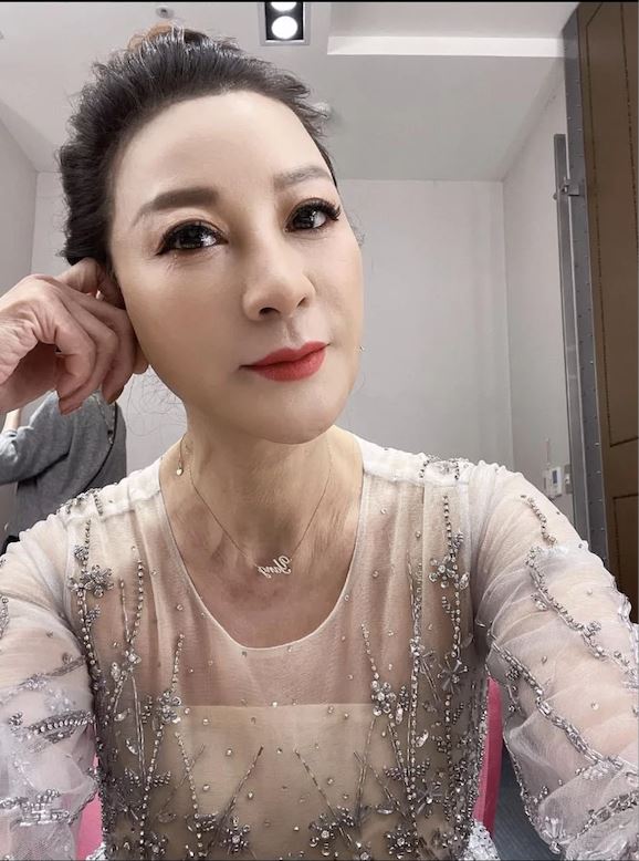突拋震撼彈！58歲楊繡惠深夜「宣布退出演藝圈」　哽咽曝原因：「我對不起大家」