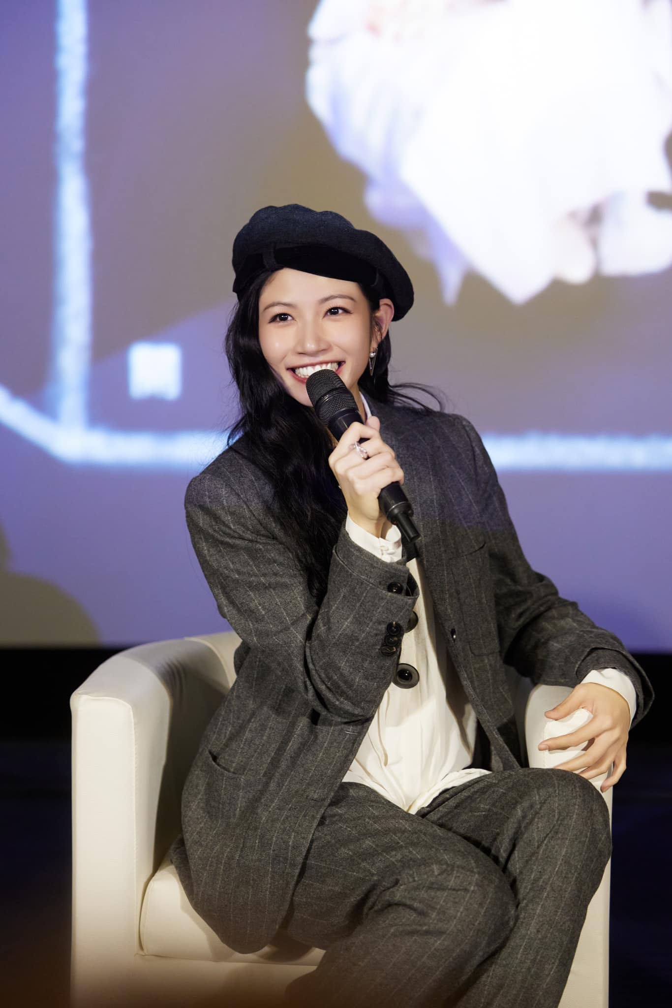 卸貨倒數中！39歲女星「驚傳緊急送醫」　隔20年再懷孕「認了停工計畫」：這次蠻嚴重的