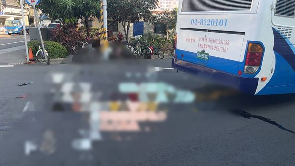 彰化奪命車禍！老夫妻牽手過馬路「遭客運猛撞」1死1斷肢　警還原過程「家屬跪地痛哭」　　