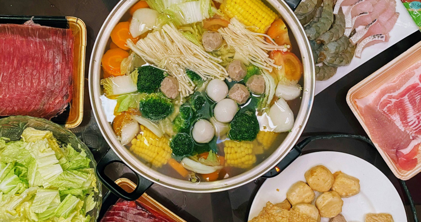 除夕回不了家！他煩惱「一個人圍爐該吃什麼」　哀怨「不想靠超商度日」網友完美解答了