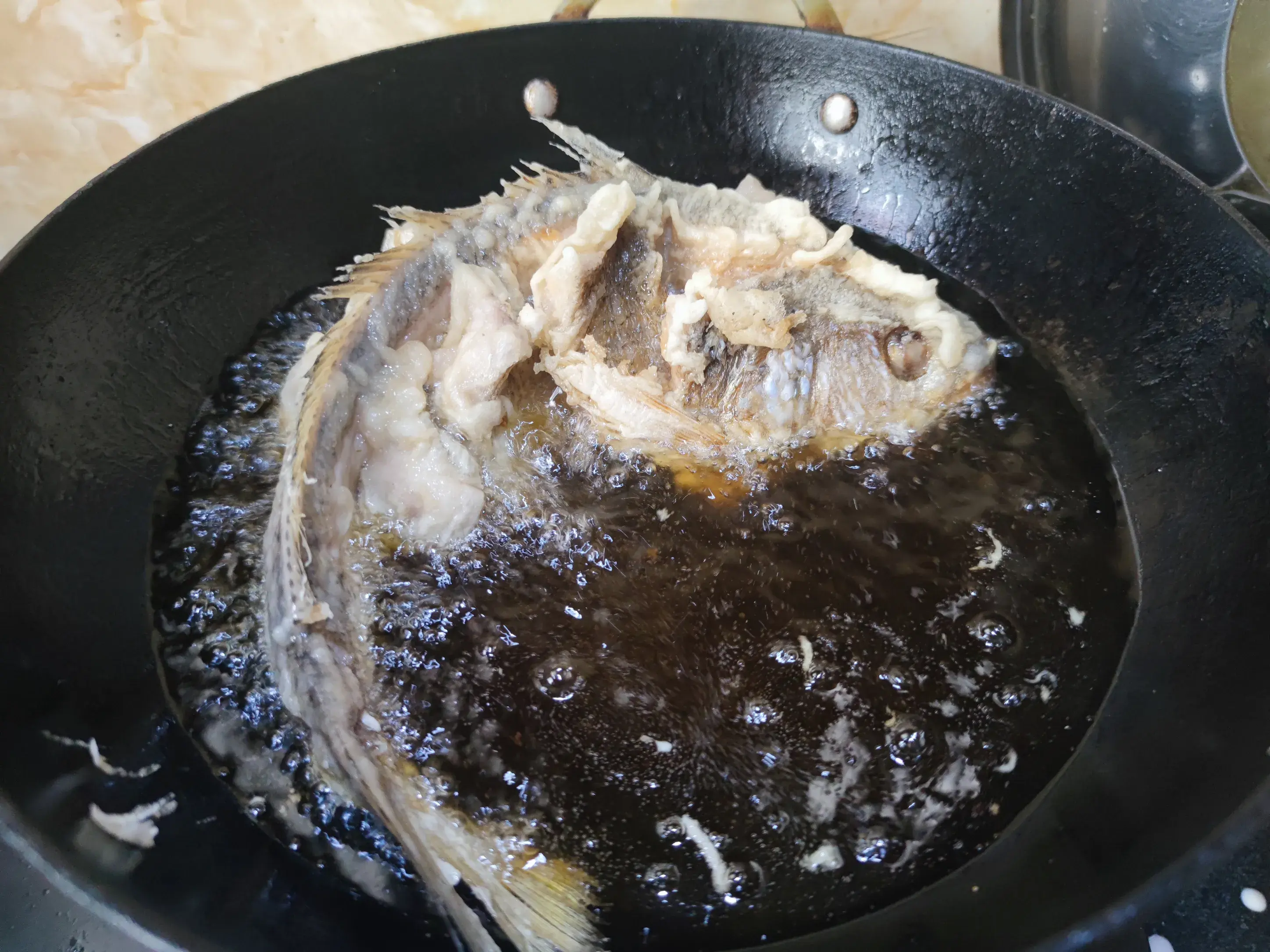 年夜飯吃魚有講究！「3種魚不吉利」千萬別端上桌　早知早受益：吃對了才會年年有餘富