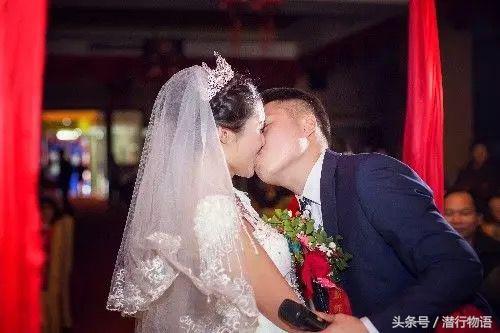 小姑不孕離婚後長住我家！走後我打掃衛生「掀開枕頭」， 我泣不成聲