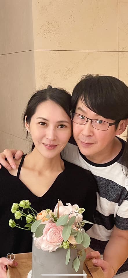 翻出舊卡帶！「他被女星美貌驚艷」怎麼沒有紅？網認出「老公是天團男星」被捧掌心疼