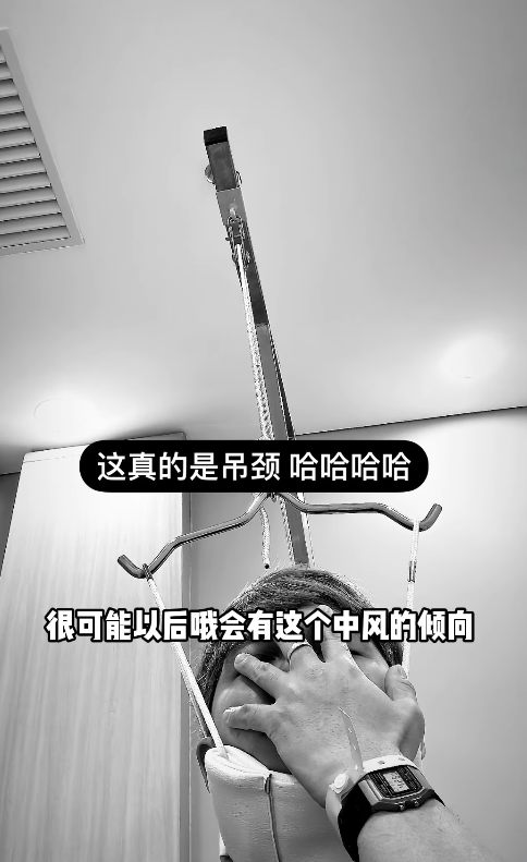 過年前驚傳住院！35歲男星「一轉頭就手麻」急送醫　遭警告「再拖恐中風」親揭病因：快改壞習慣