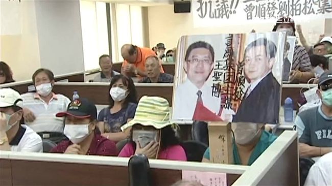 當街被毆打痛哭！陳沂繼母遭起底「竟是67歲金馬影后」　內幕曝光「母女關係冷淡」
