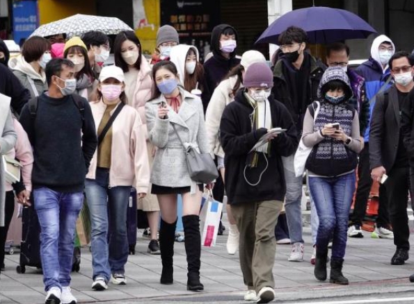 0度線來了！強烈冷氣團殺來「這2天跌破7度」準備去追雪　專家示警：又濕又冷