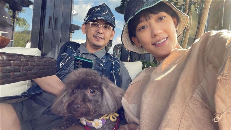 沈寂8個月！黃子佼「突大動作公開指名道歉」　小19歲妻發聲「堅強曝未來動向」告白惹鼻酸：永遠愛你