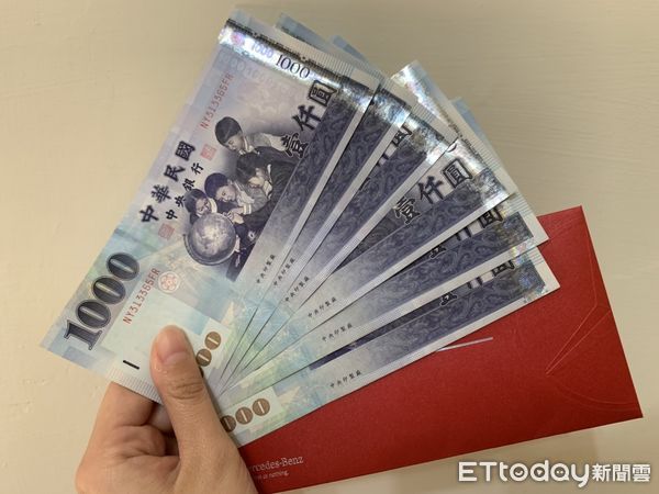 過年包12800孝敬！媽媽一打開秒變臉「為什麼只有這樣」　「朝她甩兩耳光」心寒看開了