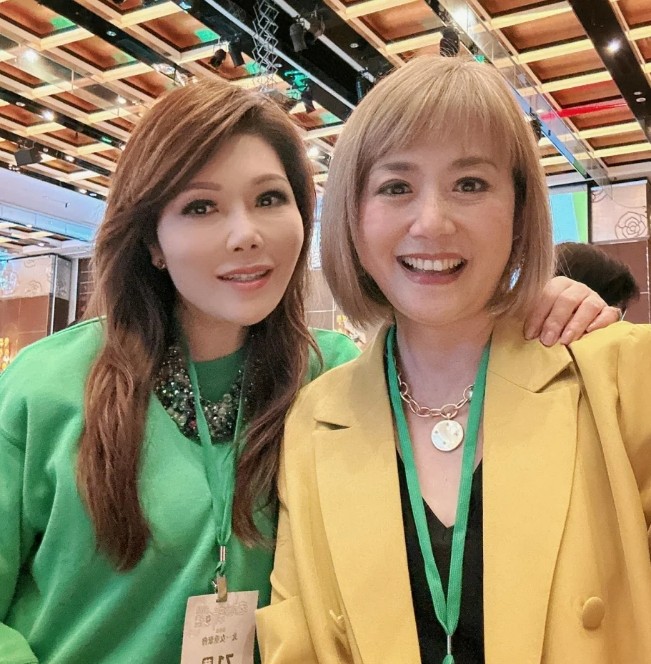 終於回娘家！58歲最美主持「其實不愛鎂光燈」：當藝人壓力大　隱退無憂慮「狀態美麗如昔」攜夫再現身