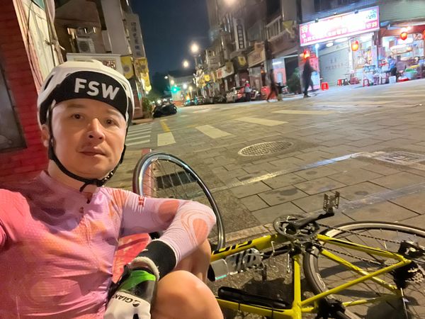 走春出事了！53歲八點檔男星驚傳「初三癱軟倒地」　他淚謝「路人緊急飛奔相救」：最美麗的風景