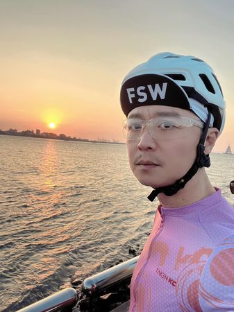 走春出事了！53歲八點檔男星驚傳「初三癱軟倒地」　他淚謝「路人緊急飛奔相救」：最美麗的風景