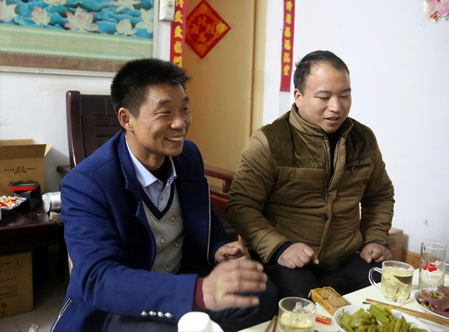 姪子開公司缺員工！他拜託我幫忙「我答應去他公司上班」　過年前結算薪水「看到簡訊通知」我傻眼了
