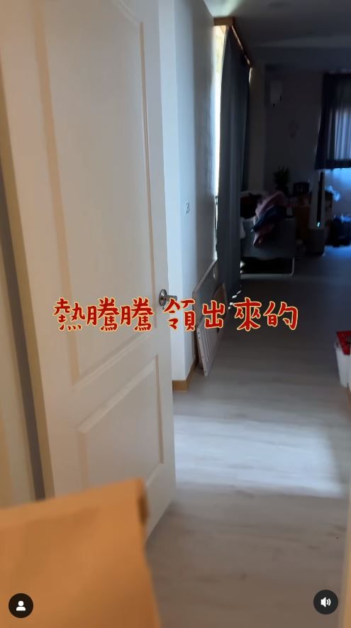 開工安太座！余祥銓衝銀行「拿大疊千元鈔」砸醒老婆　「超狂金額曝光」網羨慕：真男人