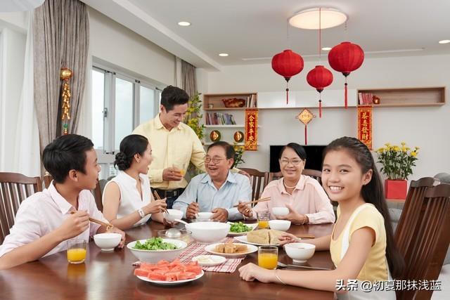 婆婆走了只剩公公！我是大嫂「每年過年伺候小叔和小姑一家」　今年忙昏頭「小叔小姑飯桌上一席話」我哭了