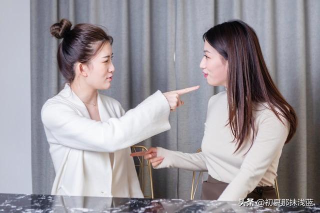 婆婆走了只剩公公！我是大嫂「每年過年伺候小叔和小姑一家」　今年忙昏頭「小叔小姑飯桌上一席話」我哭了