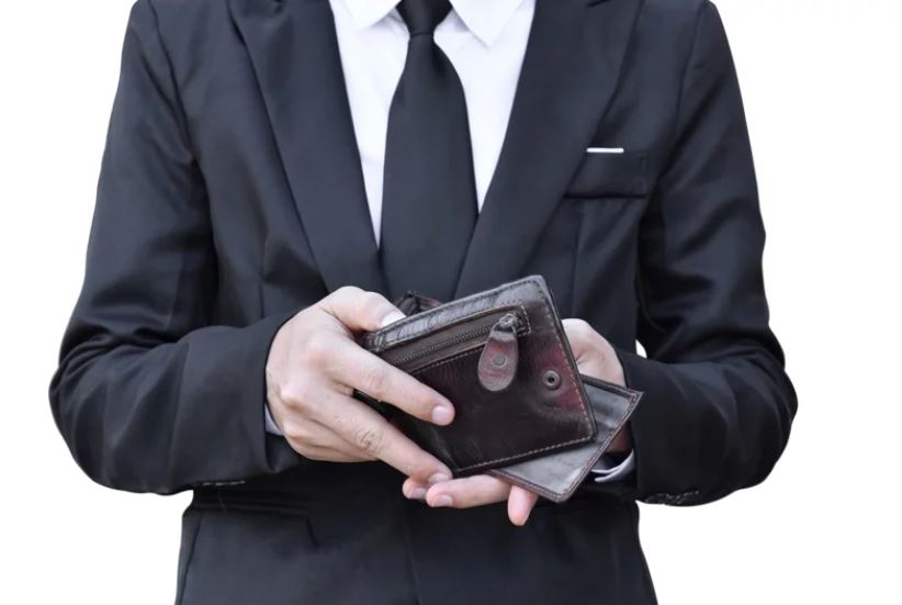 領16萬年終！「老婆整碗端走」只剩2千元給他　高薪人夫心寒「她只把我當提款機」...