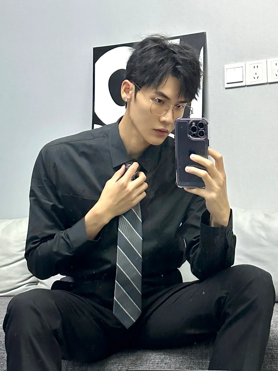 好像偶像劇男主角！搭車遇到「181cm高帥型男」　口罩下「立體深邃五官」看一眼秒戀愛