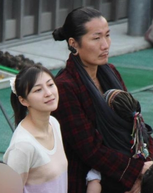 外遇斷13年婚！43歲資深女星「遭冷凍索賠2億」　霸氣「一口氣付清」復出下場卻慘
