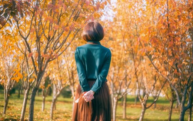 長期缺愛的中年女人！會有「6個異常表現」　快看看你身上有沒有：做好3點擺脫低落狀態