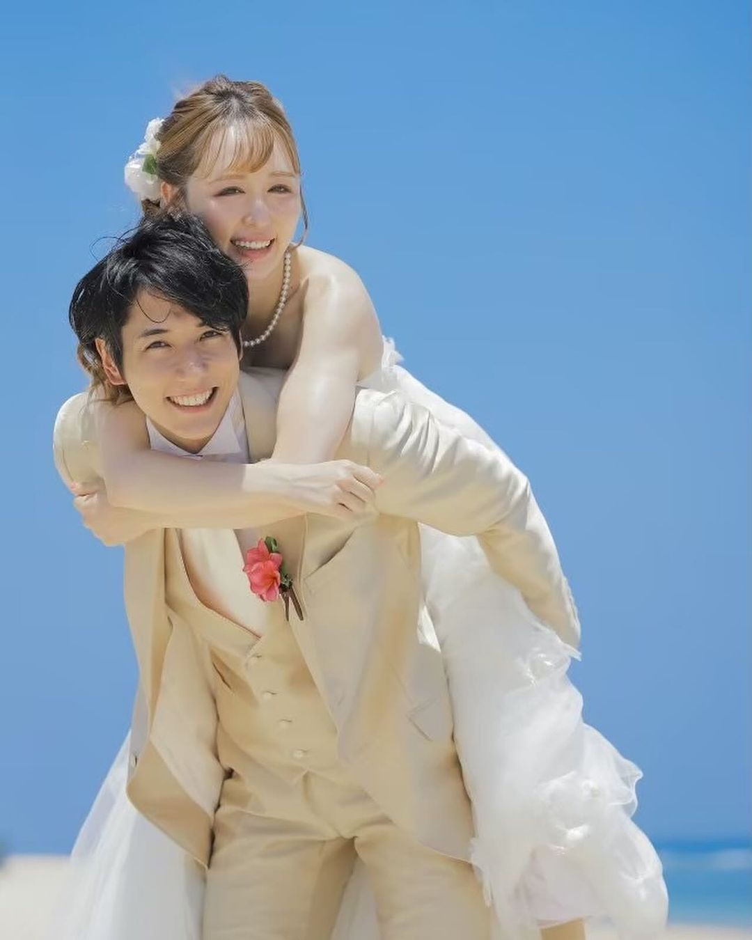 36歲女星宣布閃婚！婚紗照曝光「老公是圈外人」　大談姐弟戀「交往1個月」認定彼此❤️