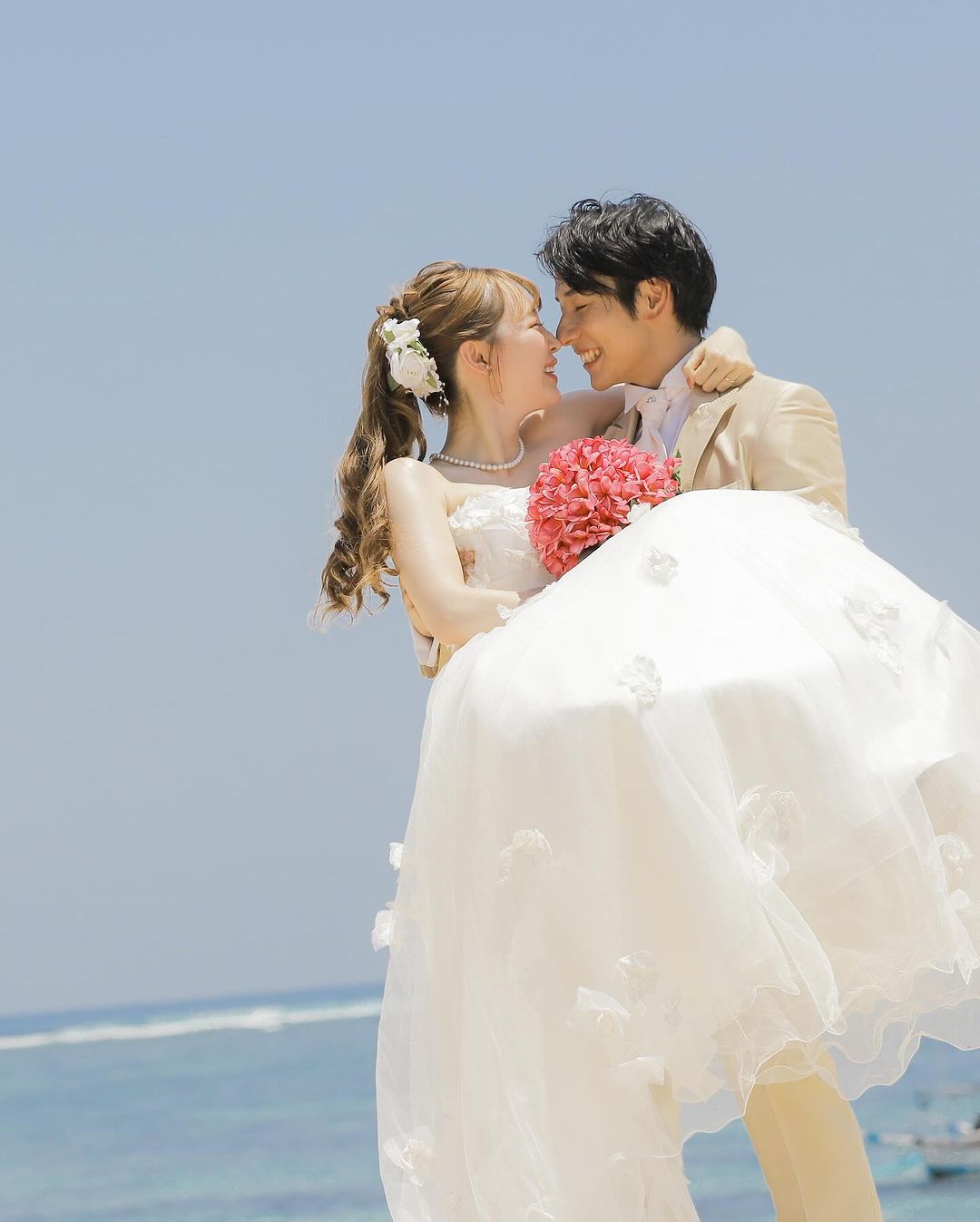 36歲女星宣布閃婚！婚紗照曝光「老公是圈外人」　大談姐弟戀「交往1個月」認定彼此❤️