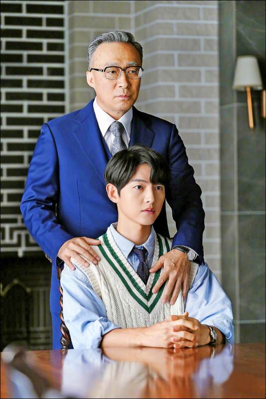 替兩兒免費買房！婆婆納悶長子薪水高「媳婦卻頻喊沒錢」　「撞見表姊」默默把房轉到二媳名下