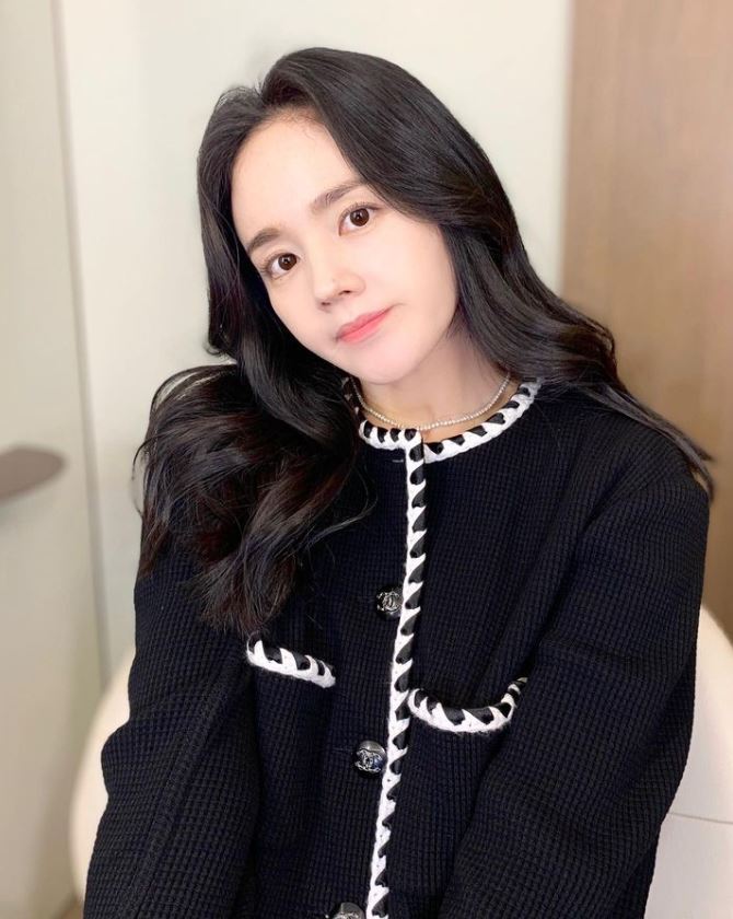 尪是大咖演員！演藝圈第一美女「意外曝光5歲兒」根本複製貼上　水汪大眼「呆萌無辜」網喊快出道