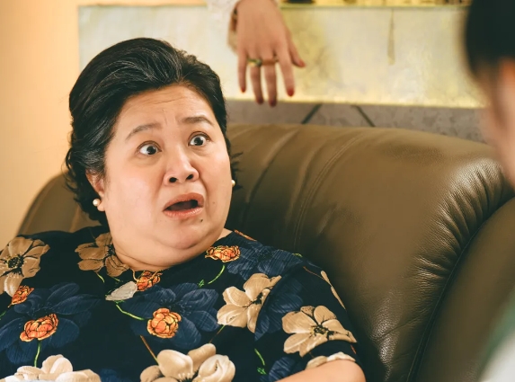 婆婆婚前裝開明！見她生女兒嘲諷「不會下蛋的母雞」　某天「偷聽到與鄰居的對話」她痛哭失聲