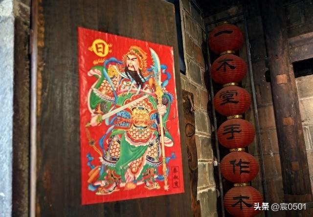 大年三十奶奶去世！父親卻起身鎖門說「年照常過」　二叔反對「罵他不孝順」一番解釋後：才諒解