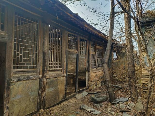 大年三十奶奶去世！父親卻起身鎖門說「年照常過」　二叔反對「罵他不孝順」一番解釋後：才諒解