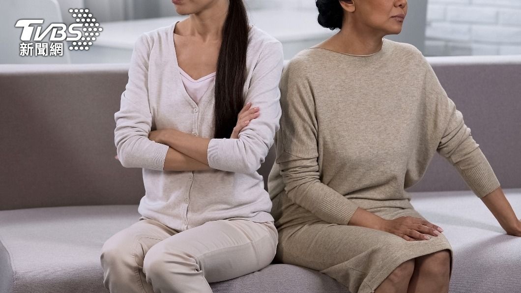 當年奉子成婚！她慘遇惡婆婆、毒姑「心碎離婚」　擔心受怕「想帶女兒去結紮」：怕像我一樣衰