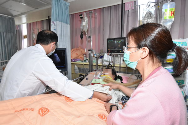 昏迷指數仍是3！彰化遭撞小姐妹「最新病況曝光」　院方透露「接下來3天很關鍵」：跟死神拔河中