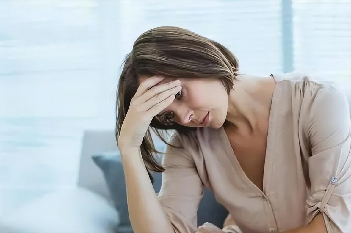 女性最佳「絕經期」已公布！醫生坦言：越接近這個年齡越好　「做好3事多吃5物」保養子宮和卵巢