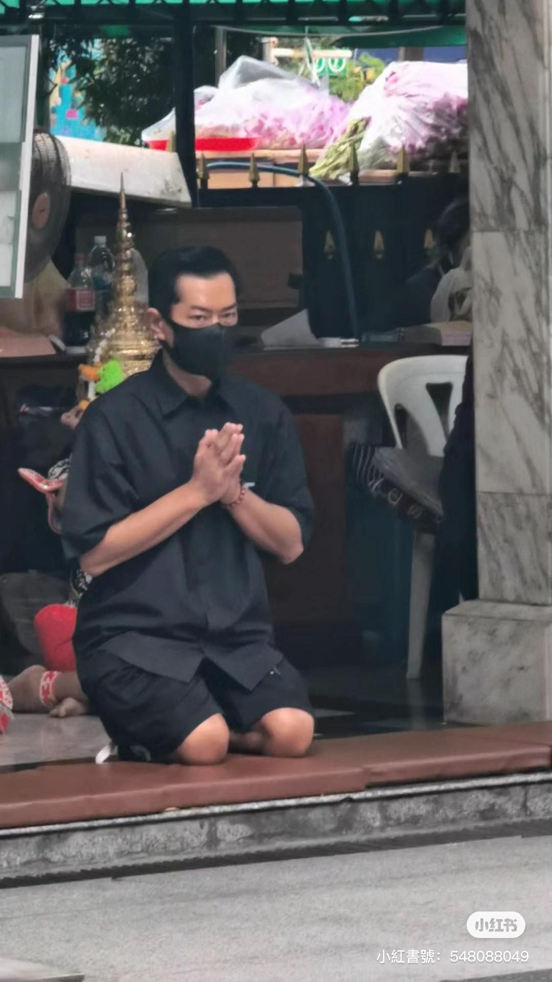 還願泰國四面佛！53歲古天樂「當街跪地、雙手合十」　請8舞者獻舞「捐出6金象」驚人價格曝光