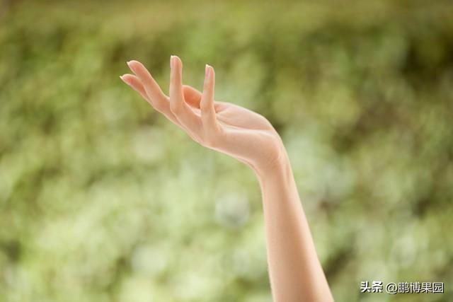 我有6個兄弟姐妹「過年都會互包紅包給孩子」！　回家後「兒子打開第一個紅包是空的」我傻了：該怎麼辦