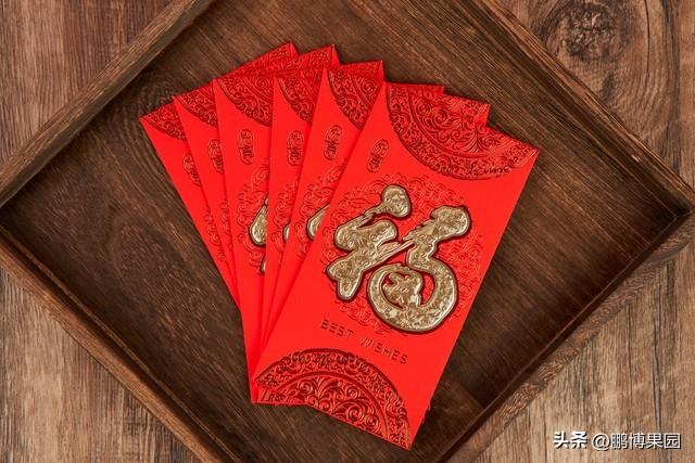 我有6個兄弟姐妹「過年都會互包紅包給孩子」！　回家後「兒子打開第一個紅包是空的」我傻了：該怎麼辦