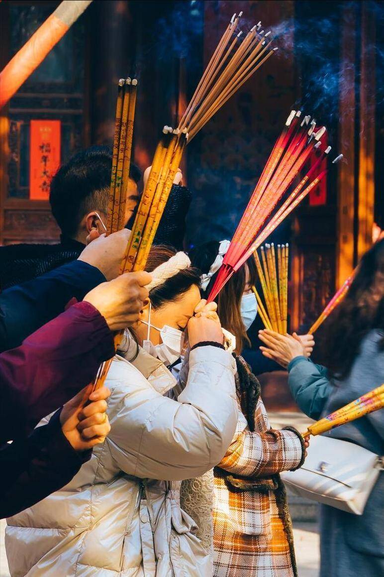 正月十八「天賜發財日」！記住「吃2食忌3事」，遵循傳統：龍年一路發 