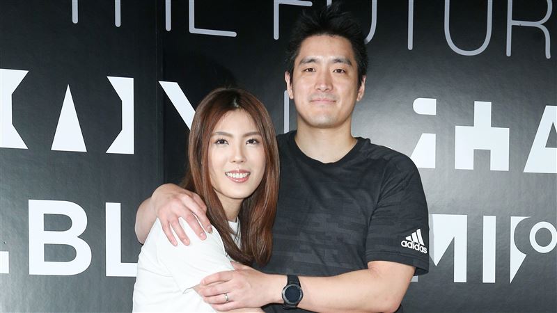深夜怒發千字文！36歲大咖控「前夫外遇女網友」露骨私訊曝光　痛批「連豪宅都霸佔」他回應了
