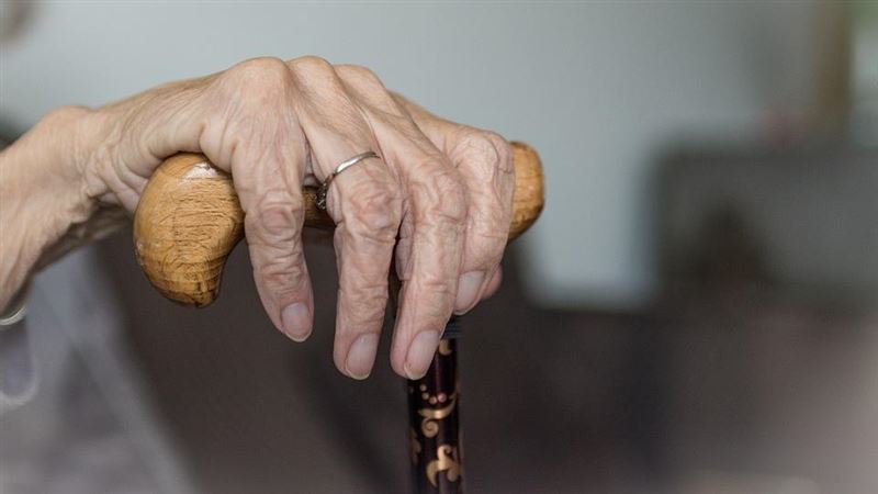 131萬存到忘記！阿公「放銀行定期20年」才想起　「利息金額曝光」驚呆全網：搞錯了吧