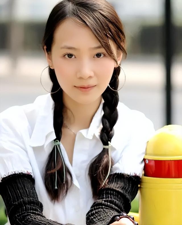 國民老公嫖女人！演員妻愛到卡慘死「任勞怨養夫9年」　如今苦盡甘來「絕美氣場認不出」