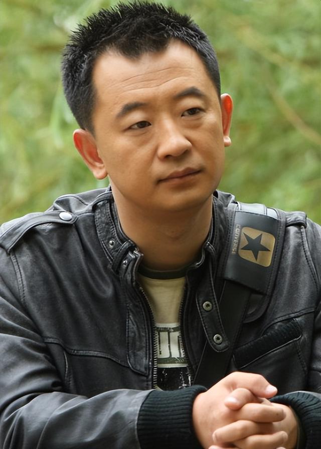 國民老公嫖女人！演員妻愛到卡慘死「任勞怨養夫9年」　如今苦盡甘來「絕美氣場認不出」