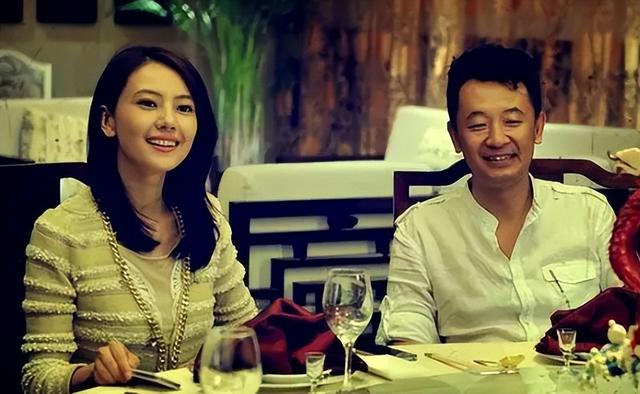 國民老公嫖女人！演員妻愛到卡慘死「任勞怨養夫9年」　如今苦盡甘來「絕美氣場認不出」