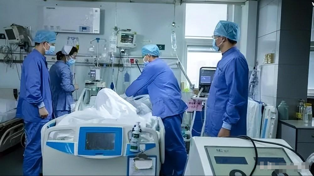 ​老伴走後！意外摔傷「在3個子女家輪流養老」才發現　晚年養老最大底氣是「退休金和存款」